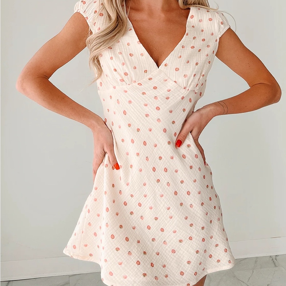 Le Lis Cream and Pink Mini Dress